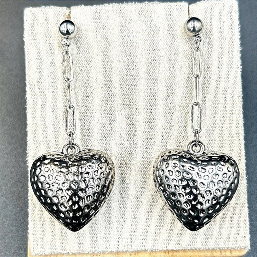 Vintage White Gold Diamond Cut Heart Dangling Hook Earrings Bohemian Y2K Retro